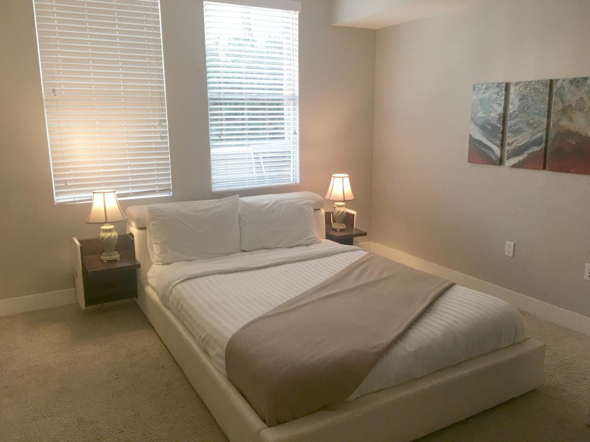 Fully Furnished Suites In Cloverfield Los Angeles Eksteriør bilde